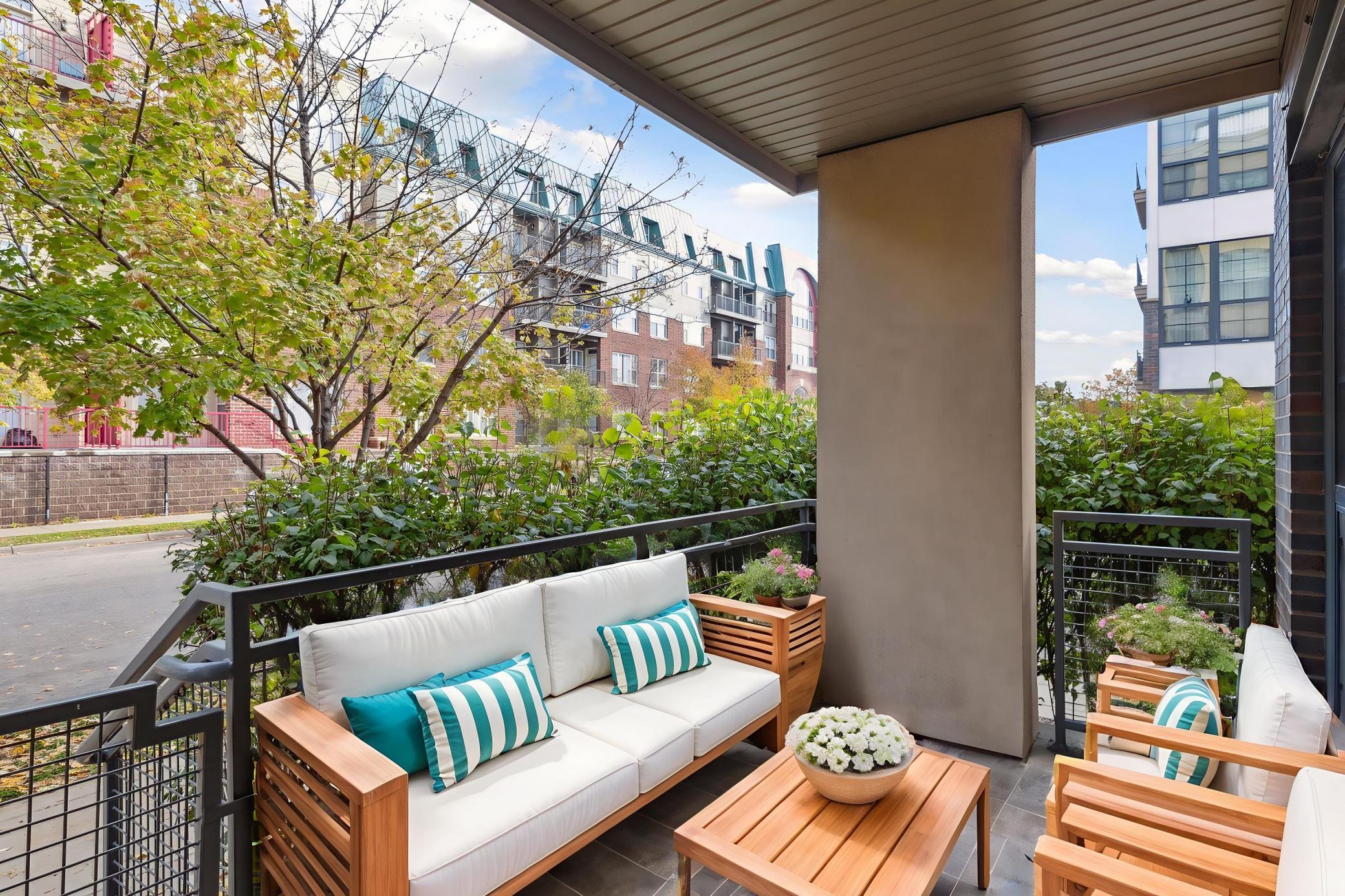 2566 Ellis Avenue 105