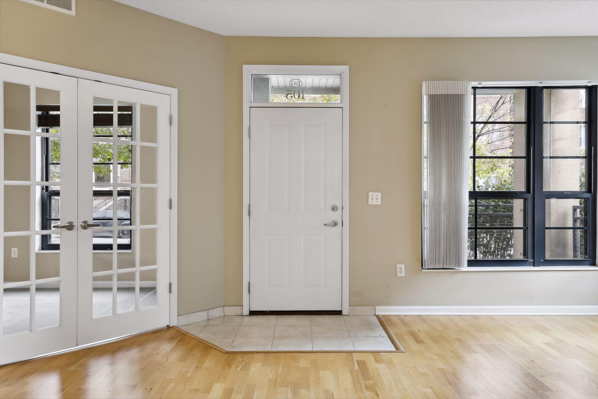 2566 Ellis Avenue 105