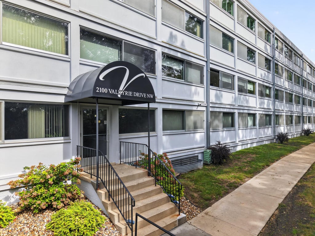 Photo of 2100 Valkyrie Drive NW #201, Rochester, MN 55901 (MLS # 7052165)
