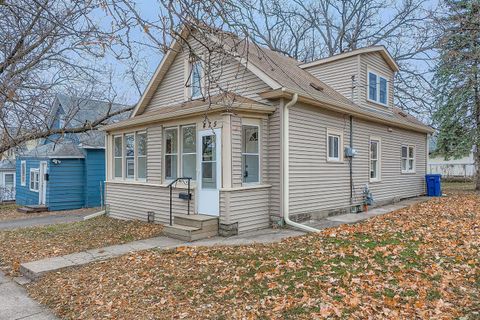 475 Lawson Avenue W Saint Paul MN 55117