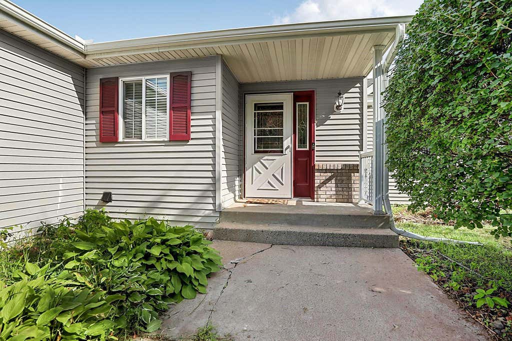 Photo of 1292 Fieldstone Drive, Sauk Rapids, MN 56379 (MLS # 7130806)