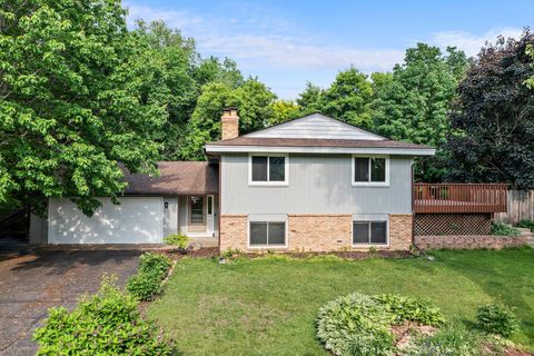 13617 Country Place Burnsville MN 55337