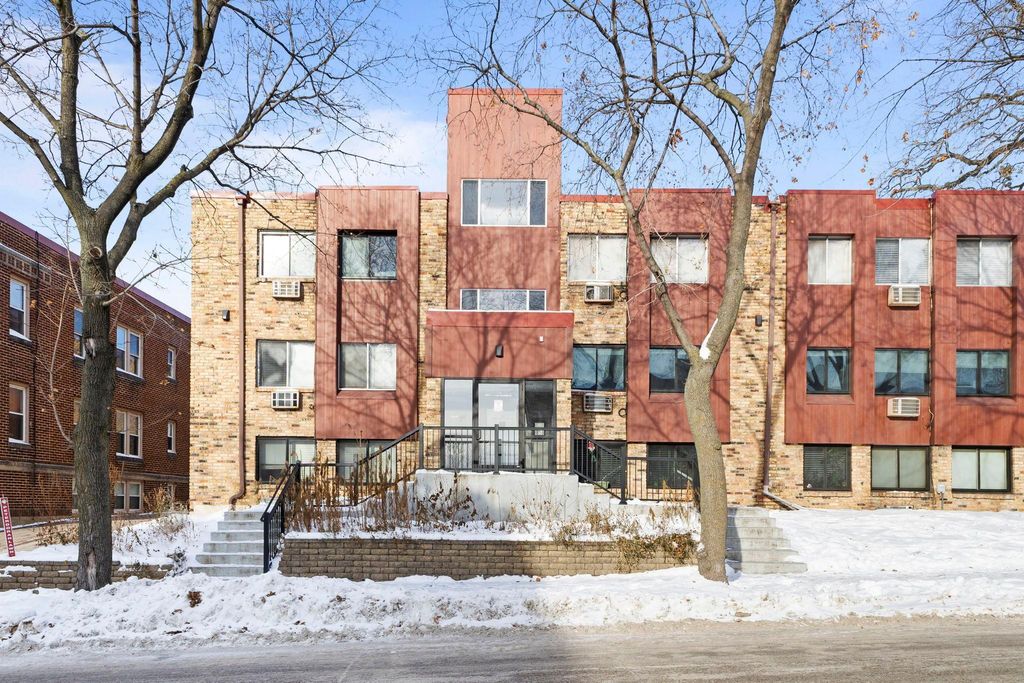 Photo of 520 Ridgewood Avenue #4, Minneapolis, MN 55403 (MLS # 6680091)