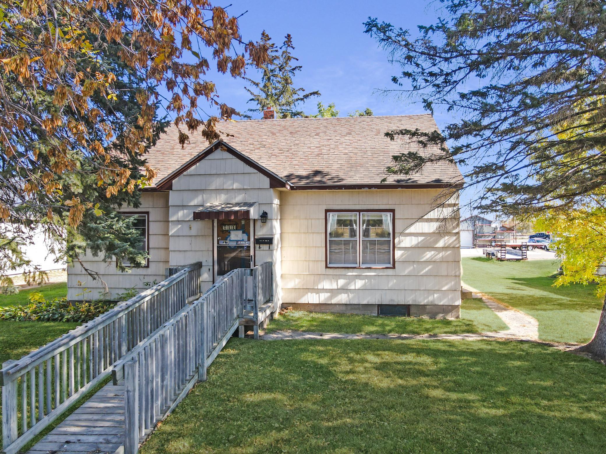 211 3rd Street SW