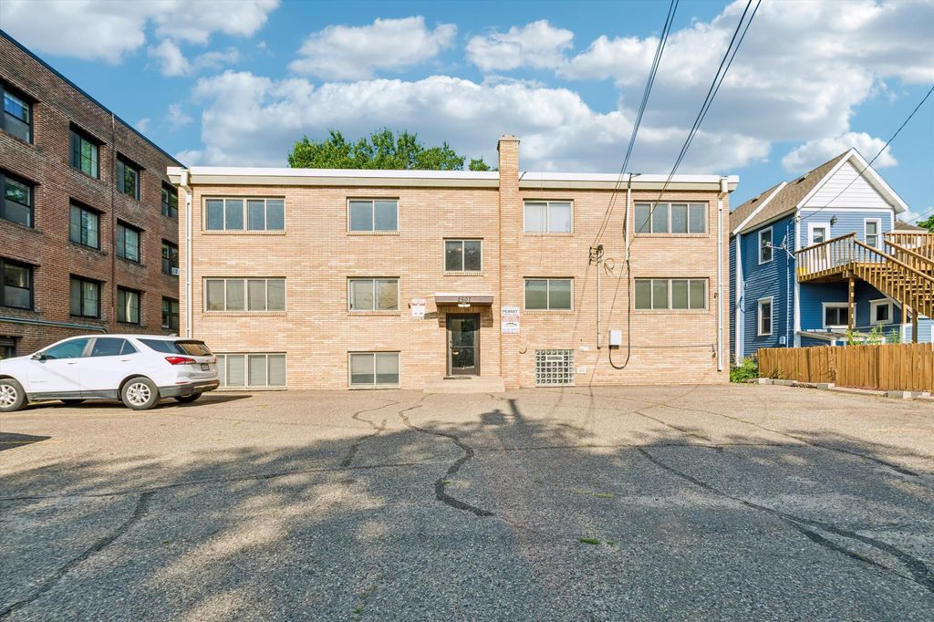 Photo of 2507 Bryant Avenue S #204, Minneapolis, MN 55405 (MLS # 7117128)