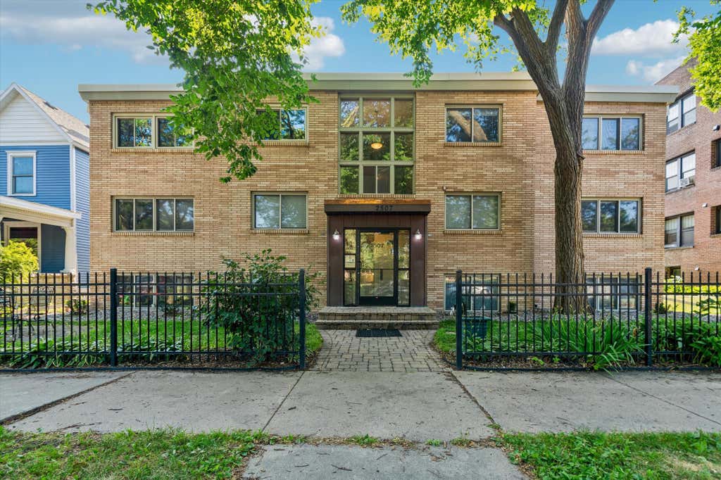 Photo of 2507 Bryant Avenue S #204, Minneapolis, MN 55405 (MLS # 7117128)
