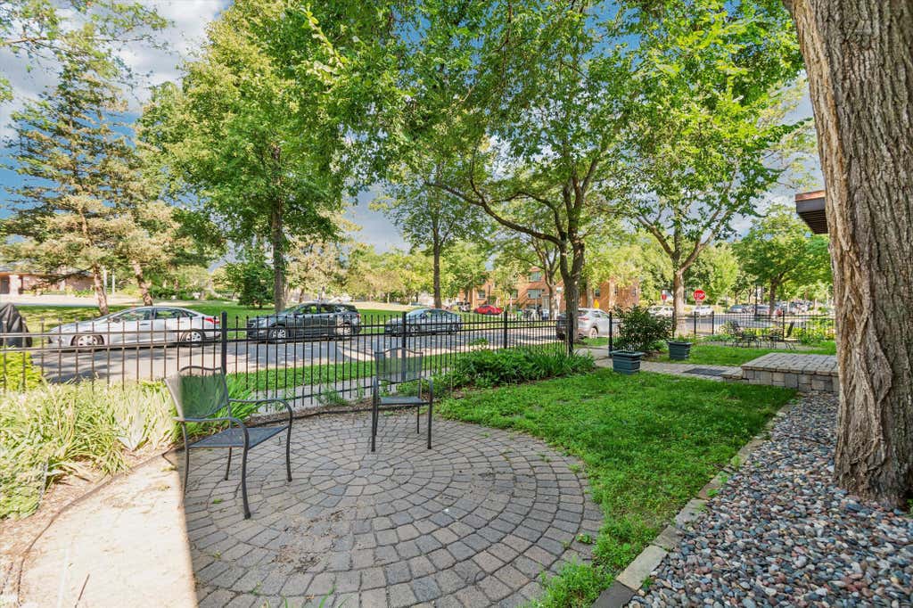 Photo of 2507 Bryant Avenue S #204, Minneapolis, MN 55405 (MLS # 7117128)