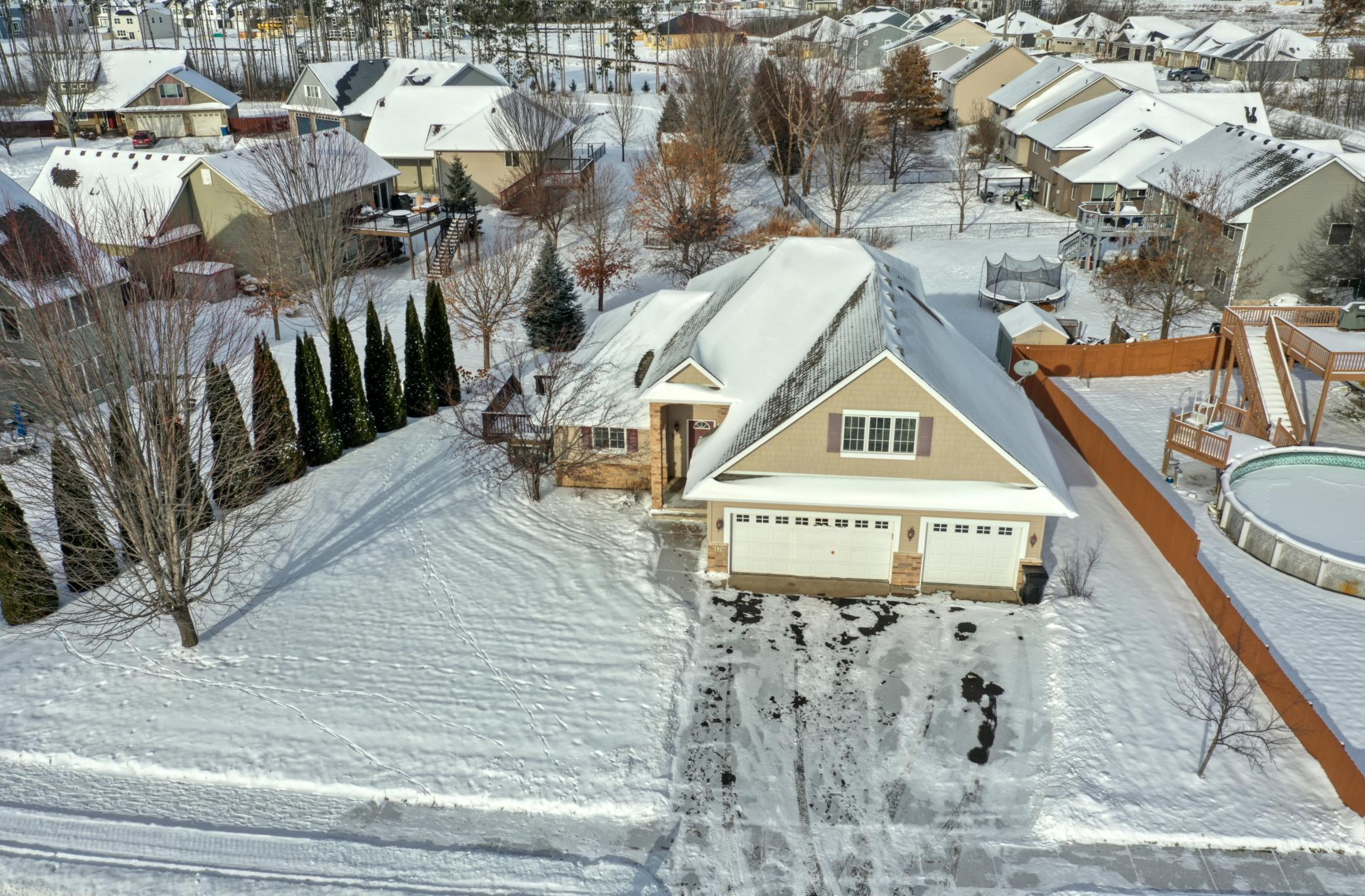 6176 Goodview Trail N