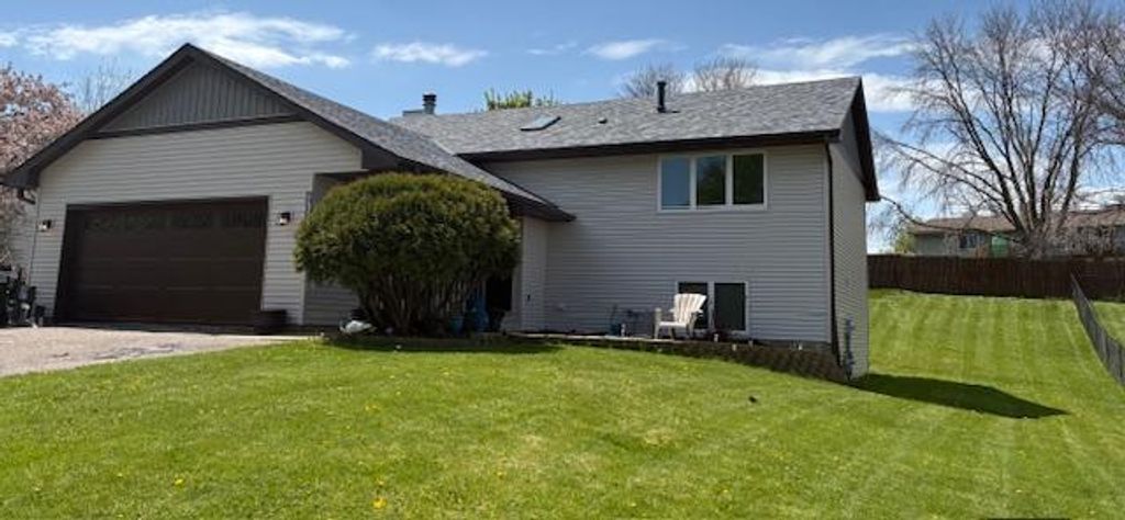 Photo of 17025 Gannon Way W, Rosemount, MN 55068 (MLS # 7073090)