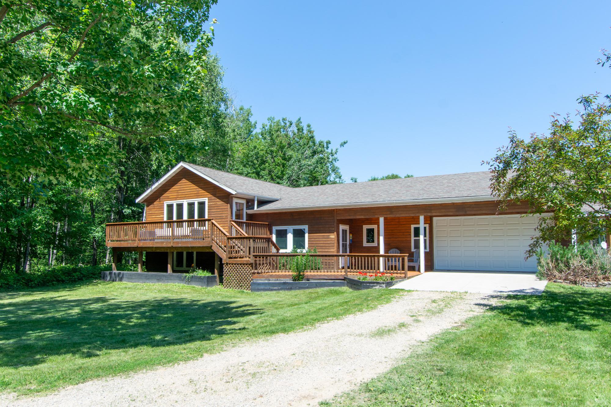 8290 Gladstone Lake Road