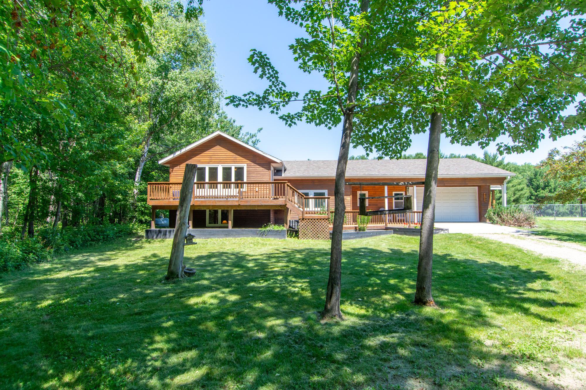 8290 Gladstone Lake Road