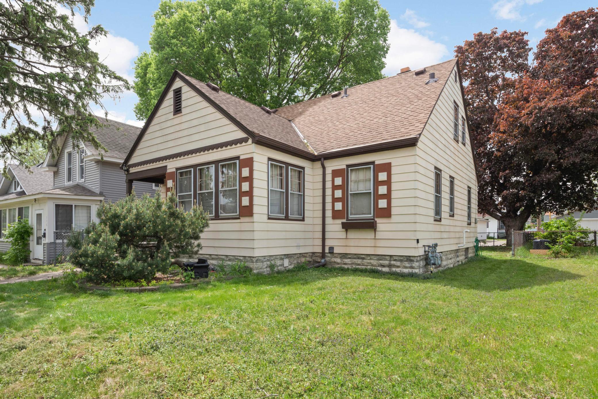 112 8th Avenue S