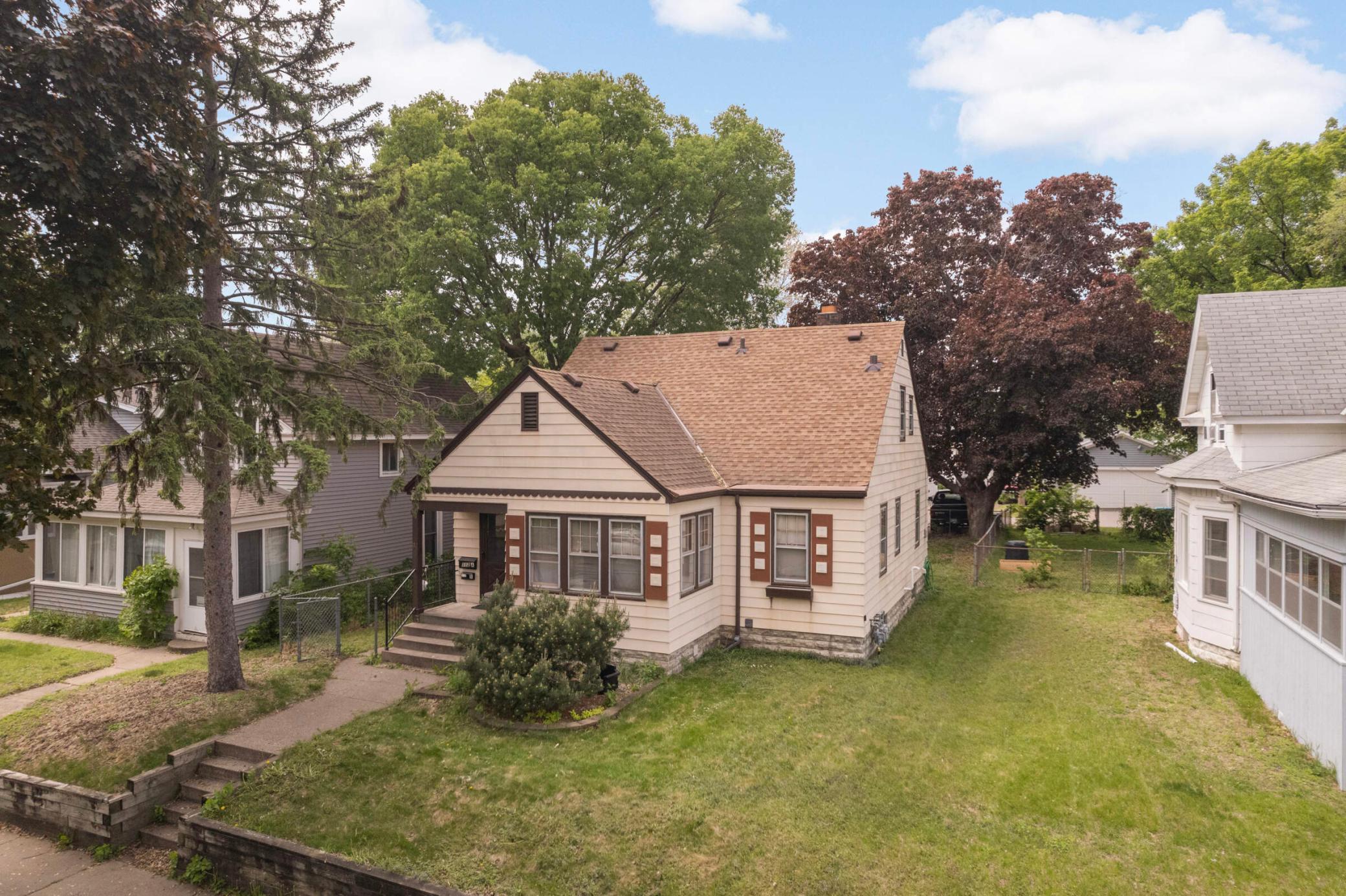 112 8th Avenue S