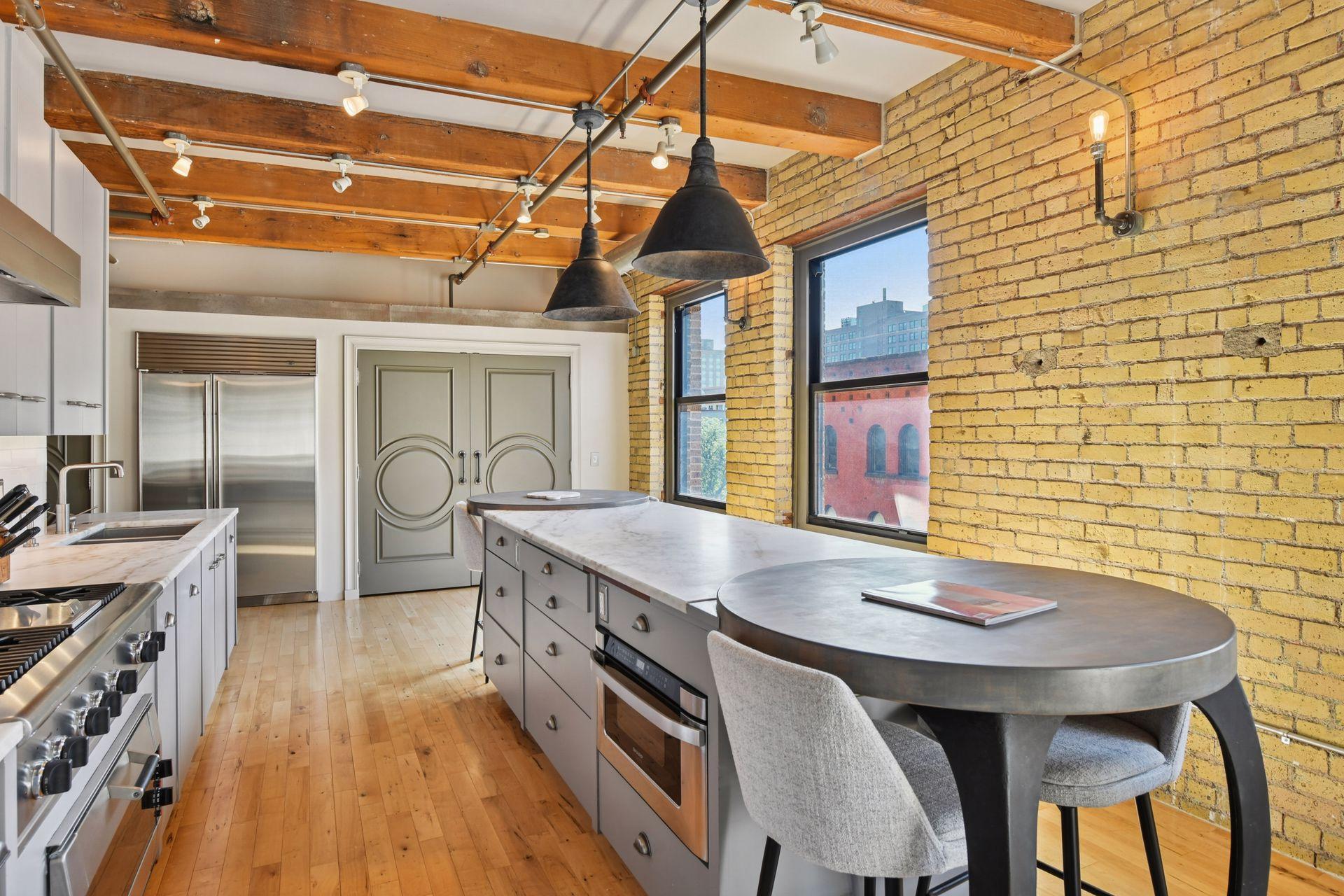 406 Wacouta Street 412