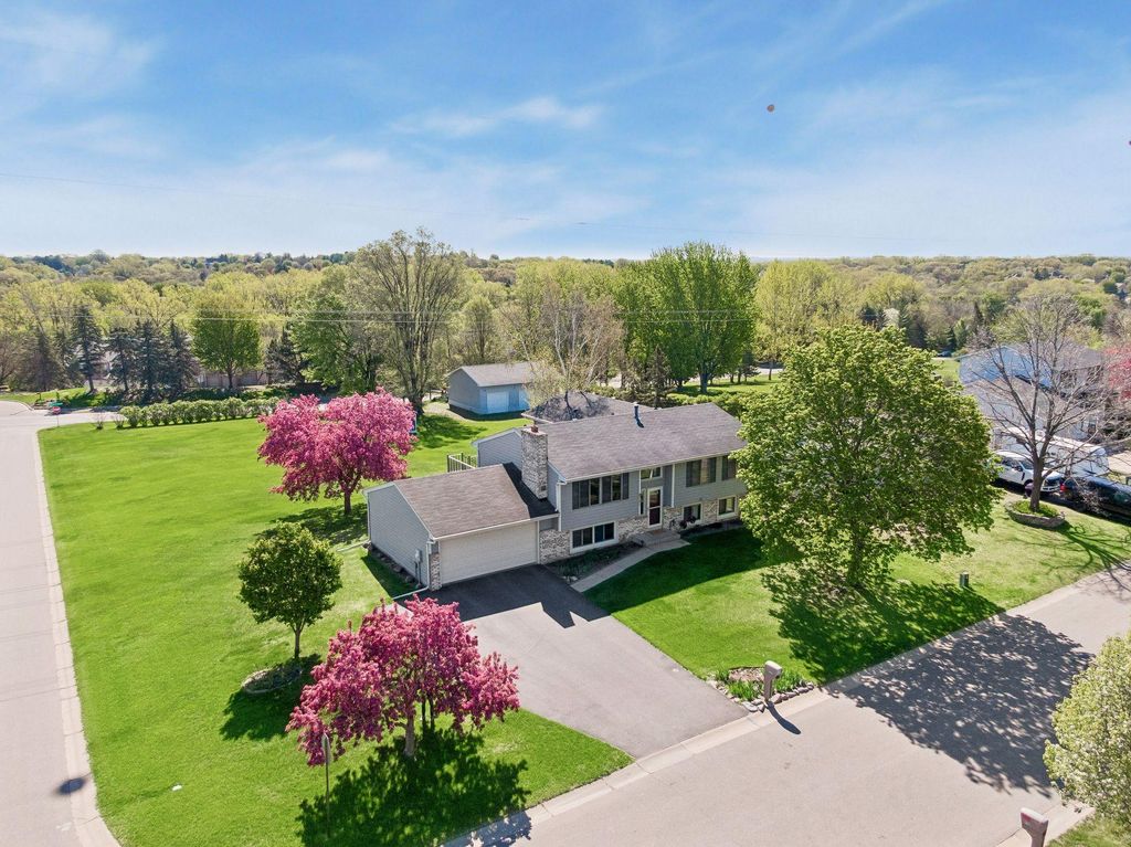 Photo of 9721 Portal Drive, Eden Prairie, MN 55347 (MLS # 7045791)