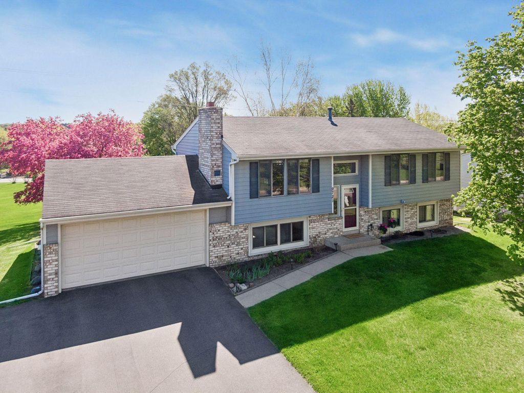 Photo of 9721 Portal Drive, Eden Prairie, MN 55347 (MLS # 7045791)