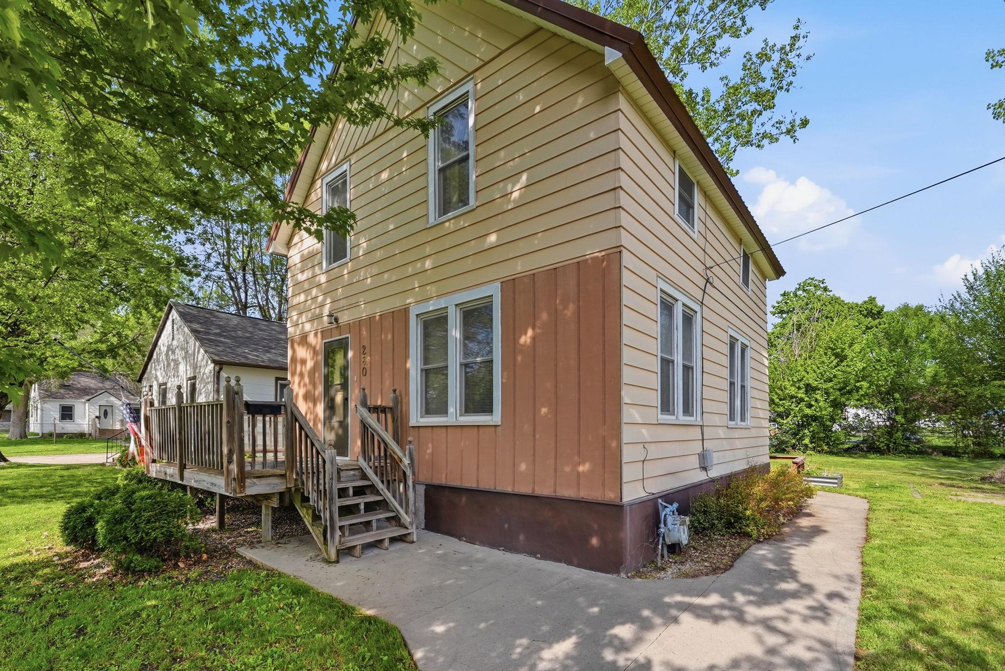 280 4th Street NE