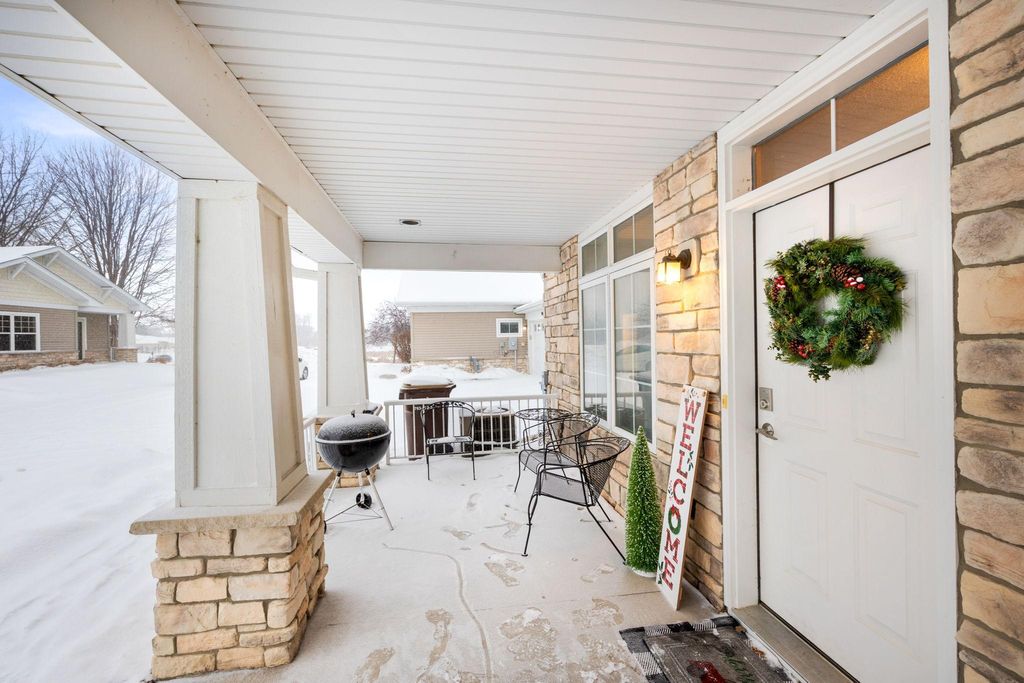 Photo of 942 Crossings Way, Delano, MN 55328 (MLS # 6825778)