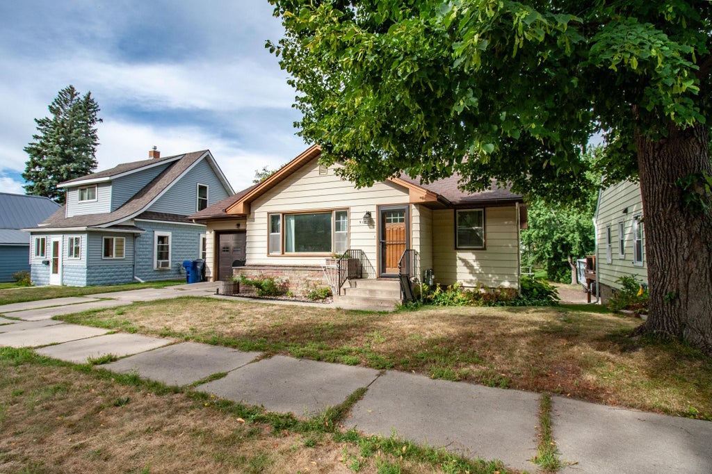 Photo of 919 N Park Street, Fergus Falls, MN 56537 (MLS # 7137720)