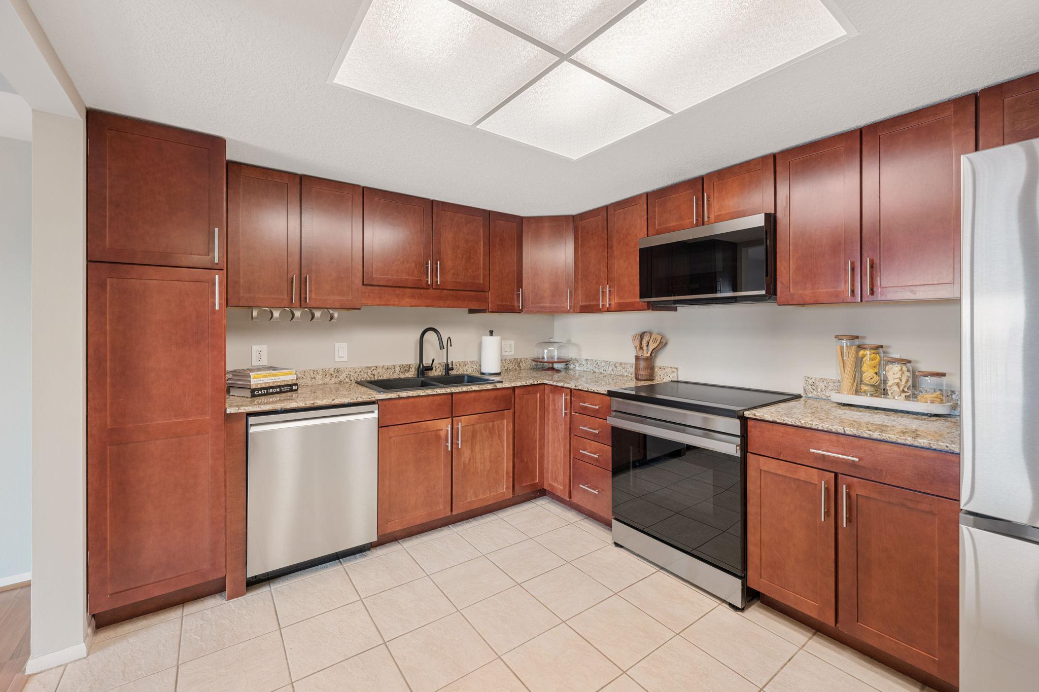 110 1st Avenue NE F704