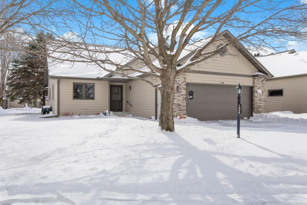 Photo of 1808 Estate Lane, Northfield, MN 55057 (MLS # 7039130)