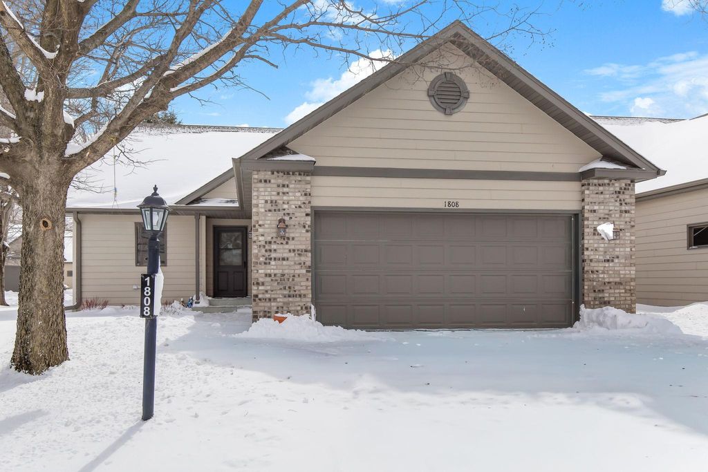 Photo of 1808 Estate Lane, Northfield, MN 55057 (MLS # 7039130)