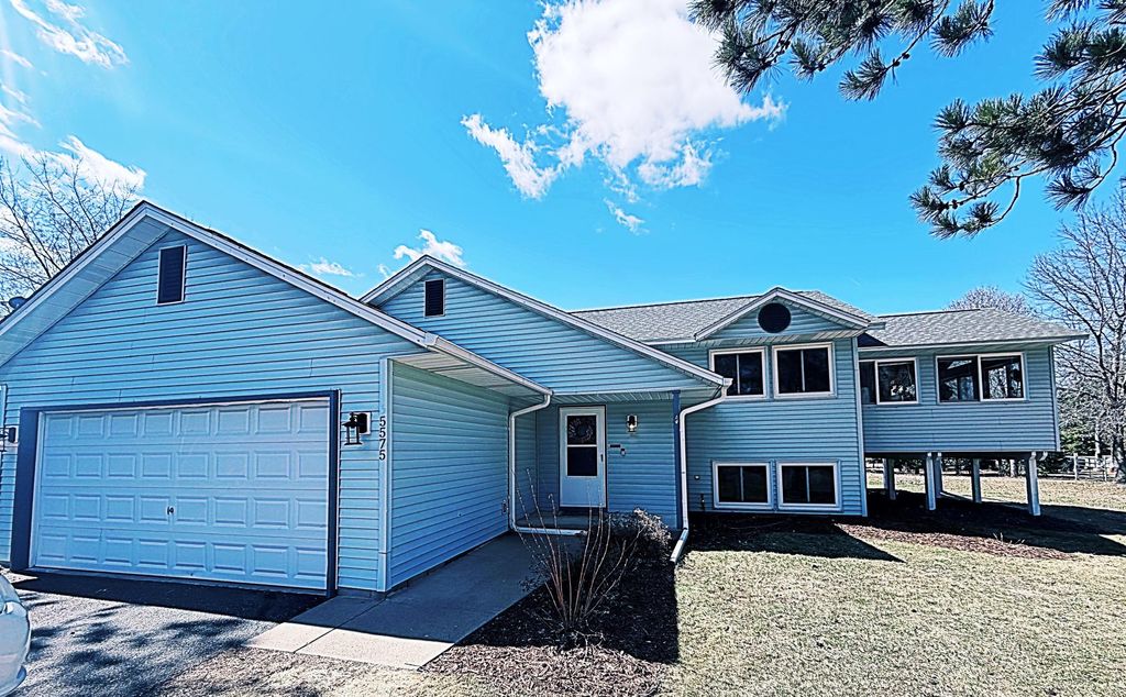 Photo of 5575 Flint Trail, Wyoming, MN 55092 (MLS # 7050330)