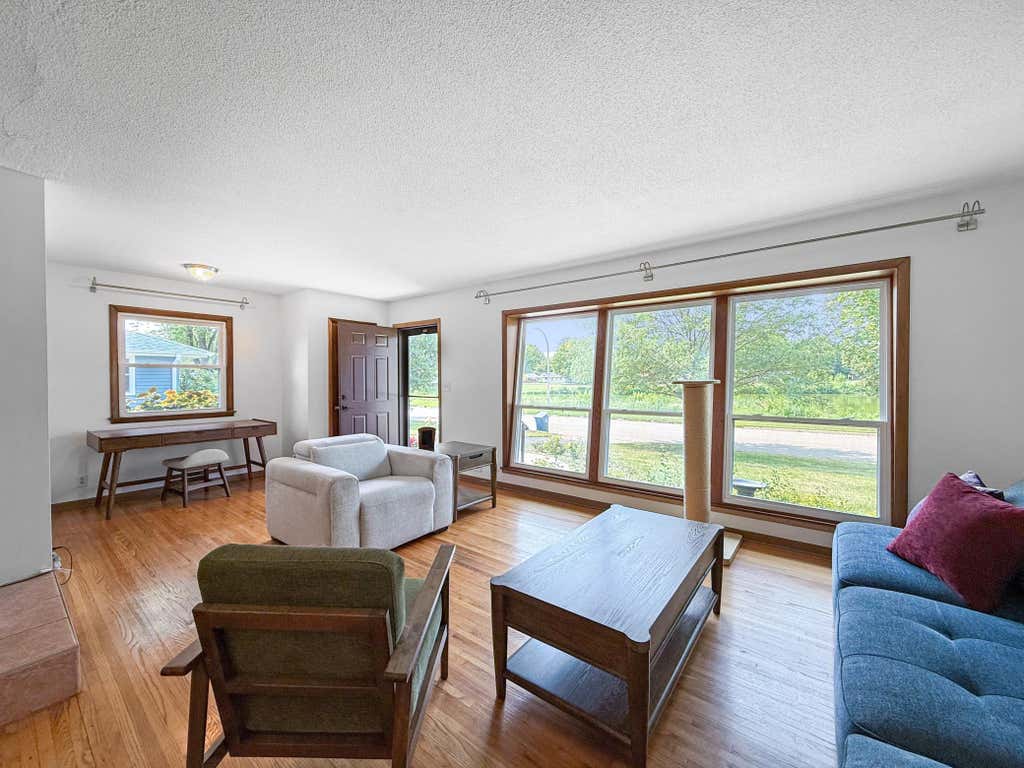 Photo of 7409 15th Avenue S, Richfield, MN 55423 (MLS # 7095590)