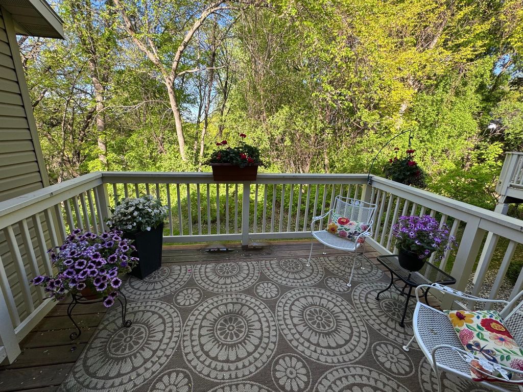 Photo of 1598 Summit Shores Circle, Burnsville, MN 55306 (MLS # 7069983)