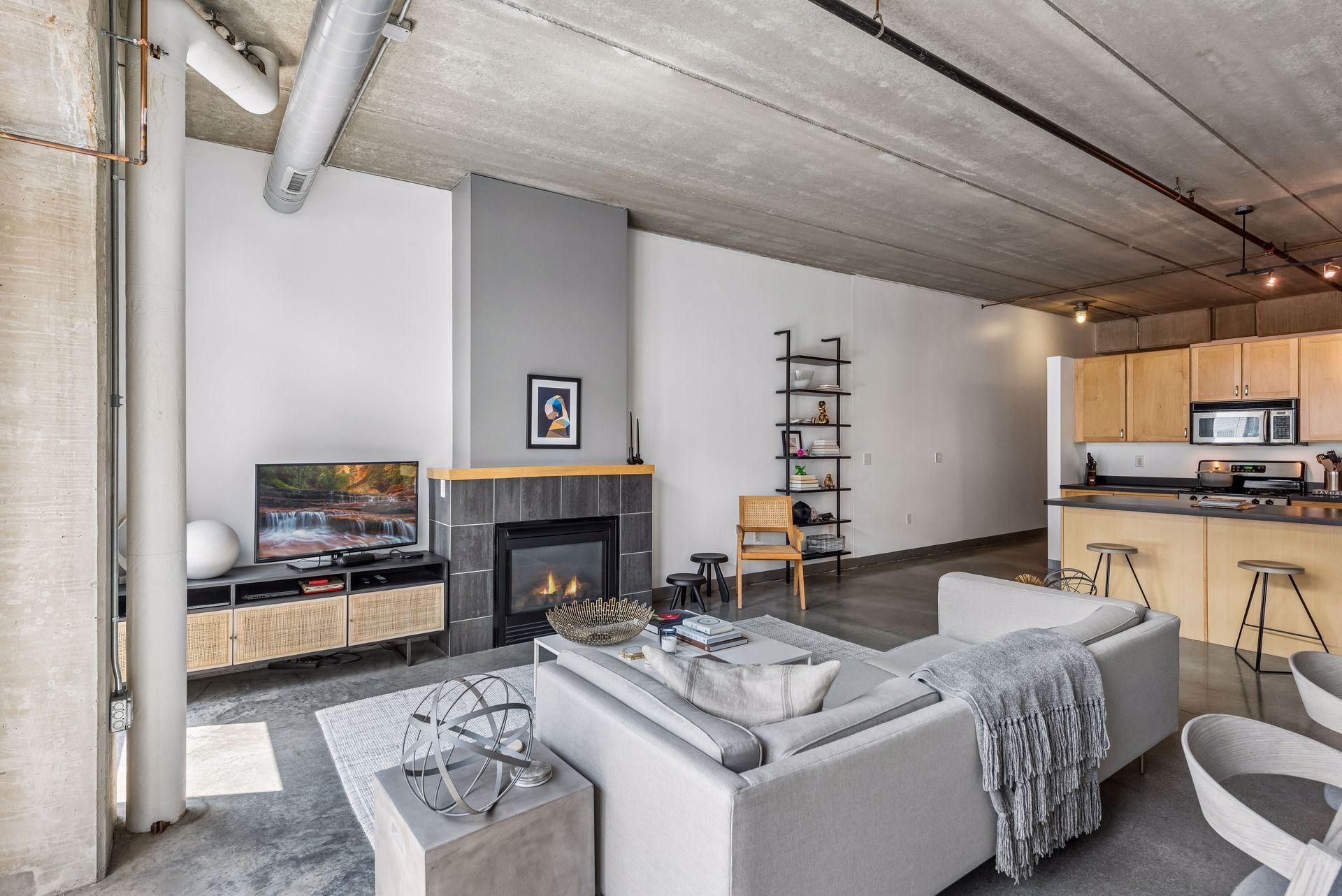 710 N 4th Street E407