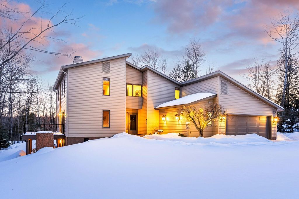 Photo of 1722 North Road, Duluth, MN 55811 (MLS # 7024251)