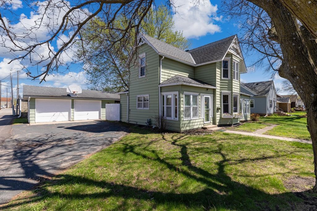 Photo of 111 S Willow Street, Belle Plaine, MN 56011 (MLS # 7060394)