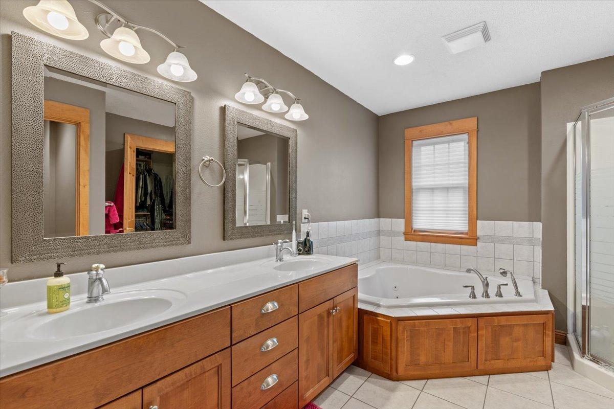 10555 Raven Loop NE