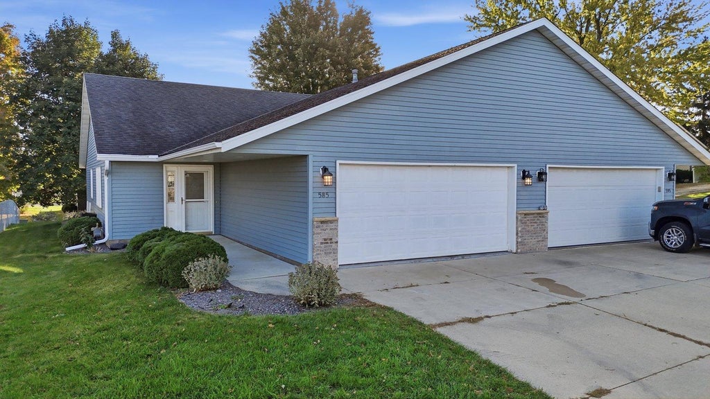 Photo of 585 Zumbrota Avenue, Zumbrota, MN 55992 (MLS # 7158064)