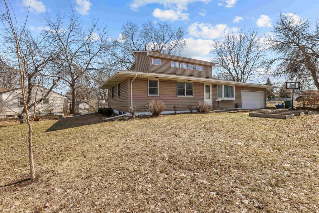 Photo of 5492 Altura Road NE, Fridley, MN 55421 (MLS # 7041801)