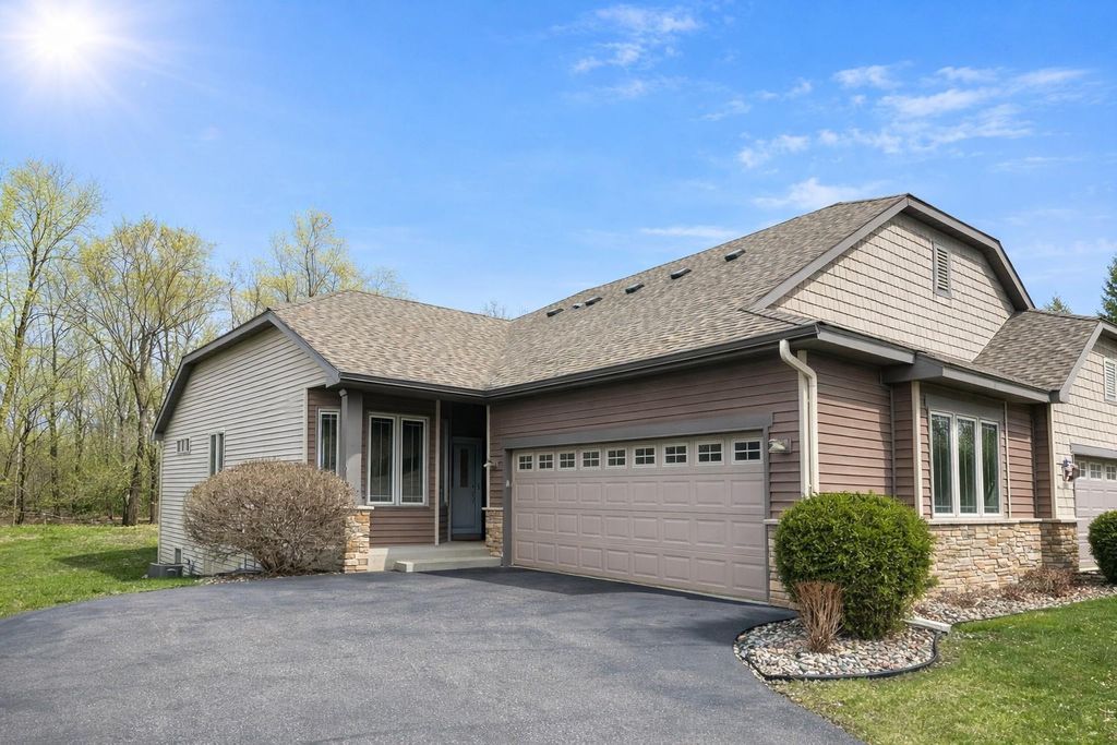 Photo of 2333 Olivia Court E, Maplewood, MN 55119 (MLS # 7055047)