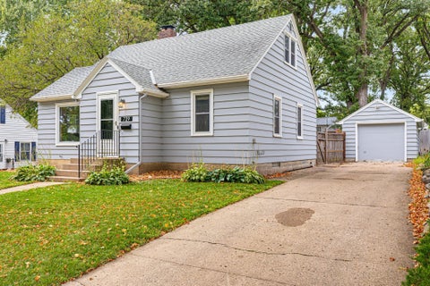 Photo of 729 Juul Road SW, Hutchinson, MN 55350 (MLS # 7144284)