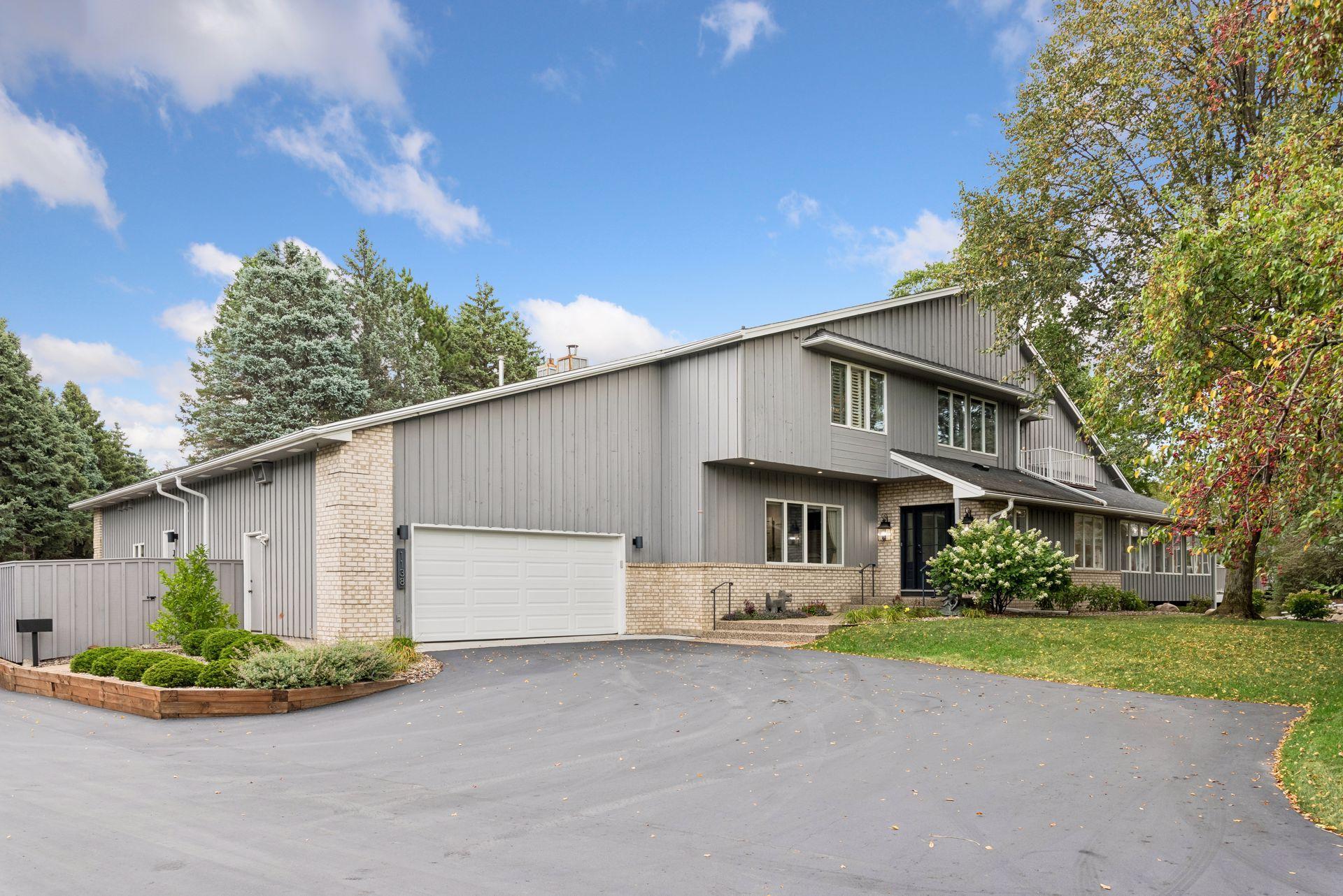 1138 Kingsley Circle N
