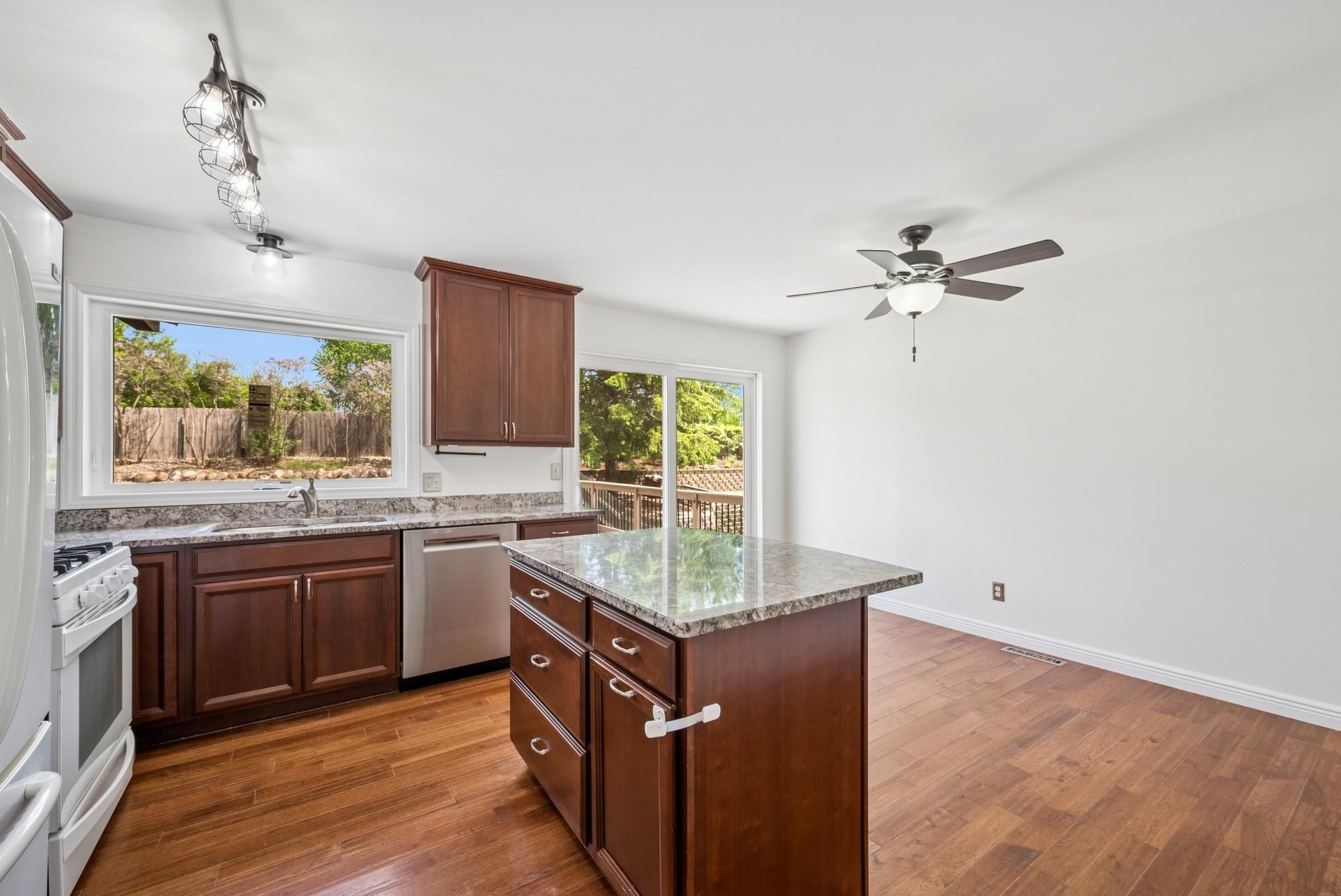 3876 Westbury Lane