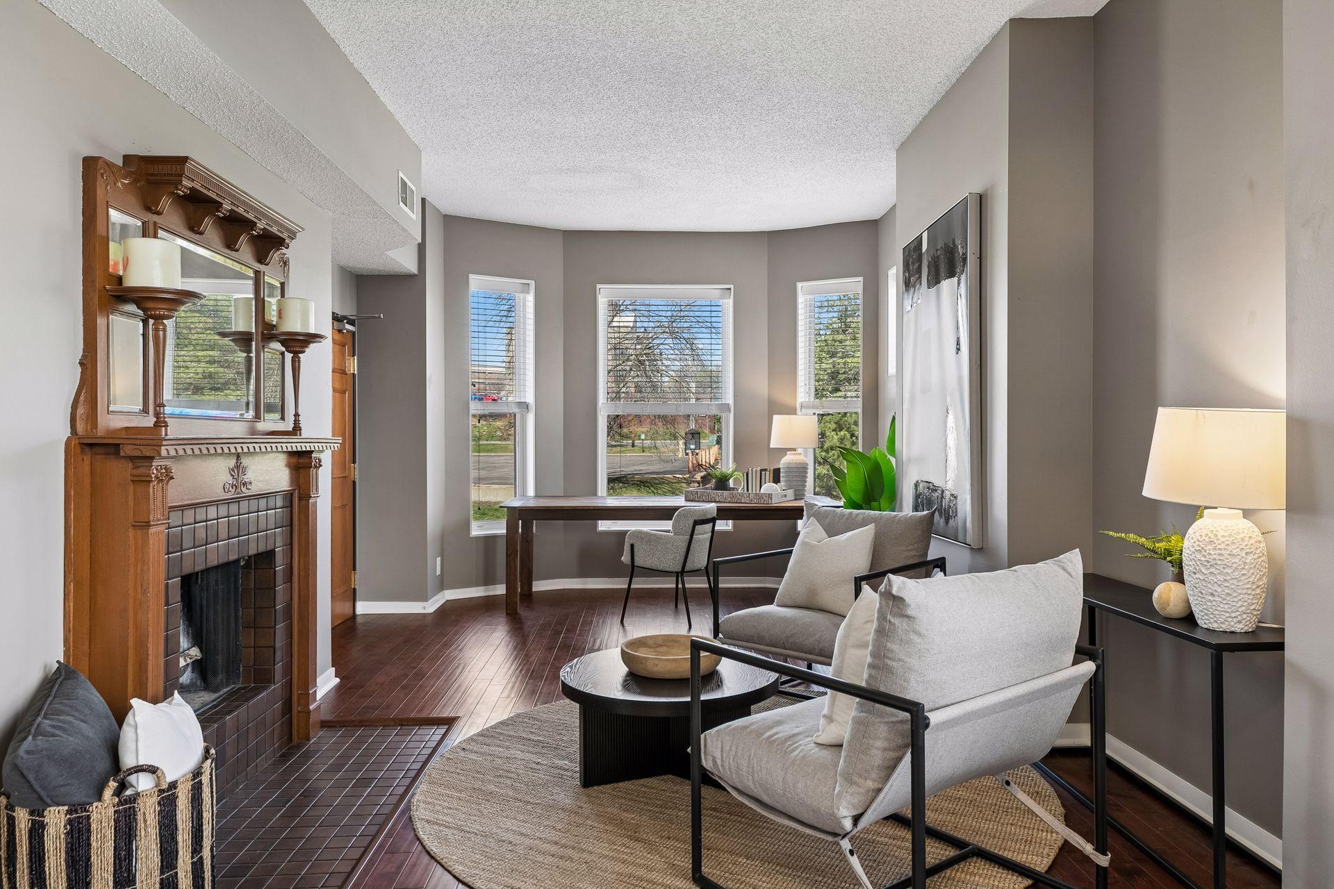 162 College Avenue W 5