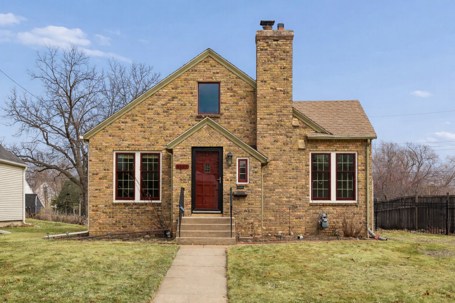 2227 Roosevelt Street NE