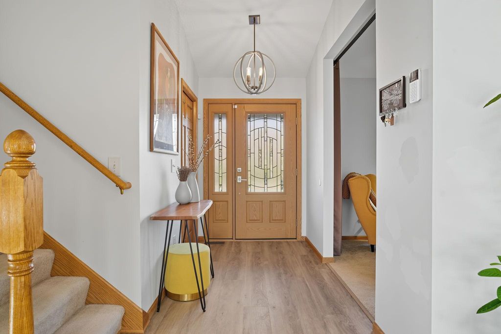 Photo of 1136 County Road C2 W, Roseville, MN 55113 (MLS # 6810372)