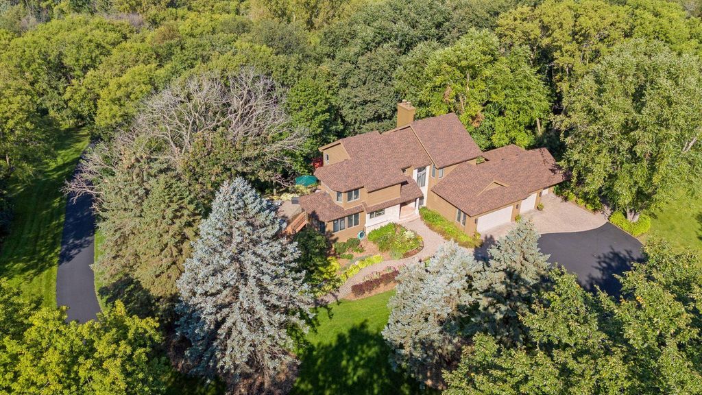 Photo of 6287 Crackleberry Trail, Woodbury, MN 55129 (MLS # 7047872)