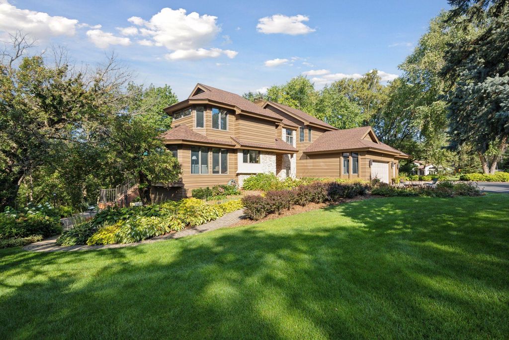 Photo of 6287 Crackleberry Trail, Woodbury, MN 55129 (MLS # 7047872)