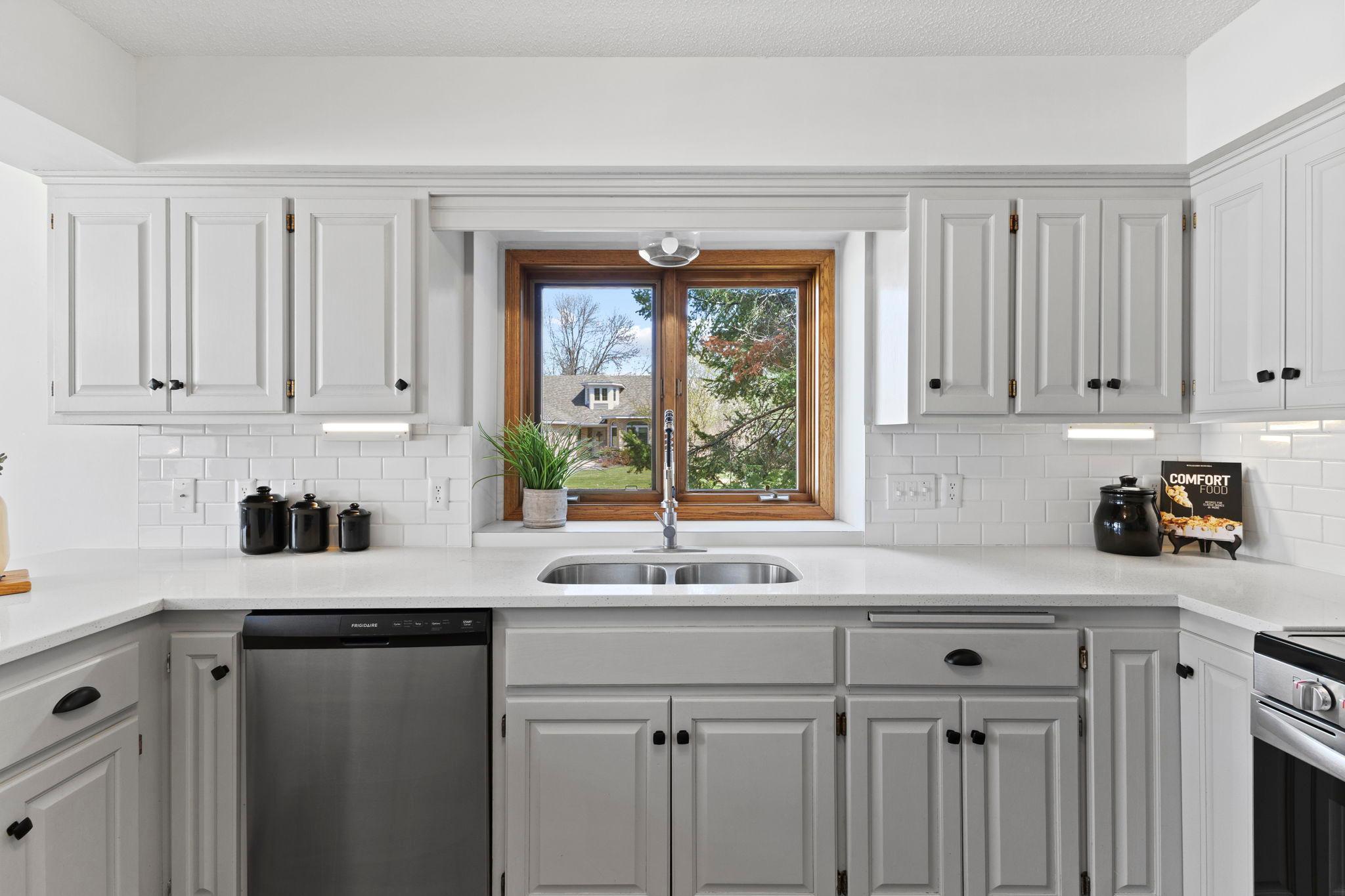 5619 Dunlap Avenue N