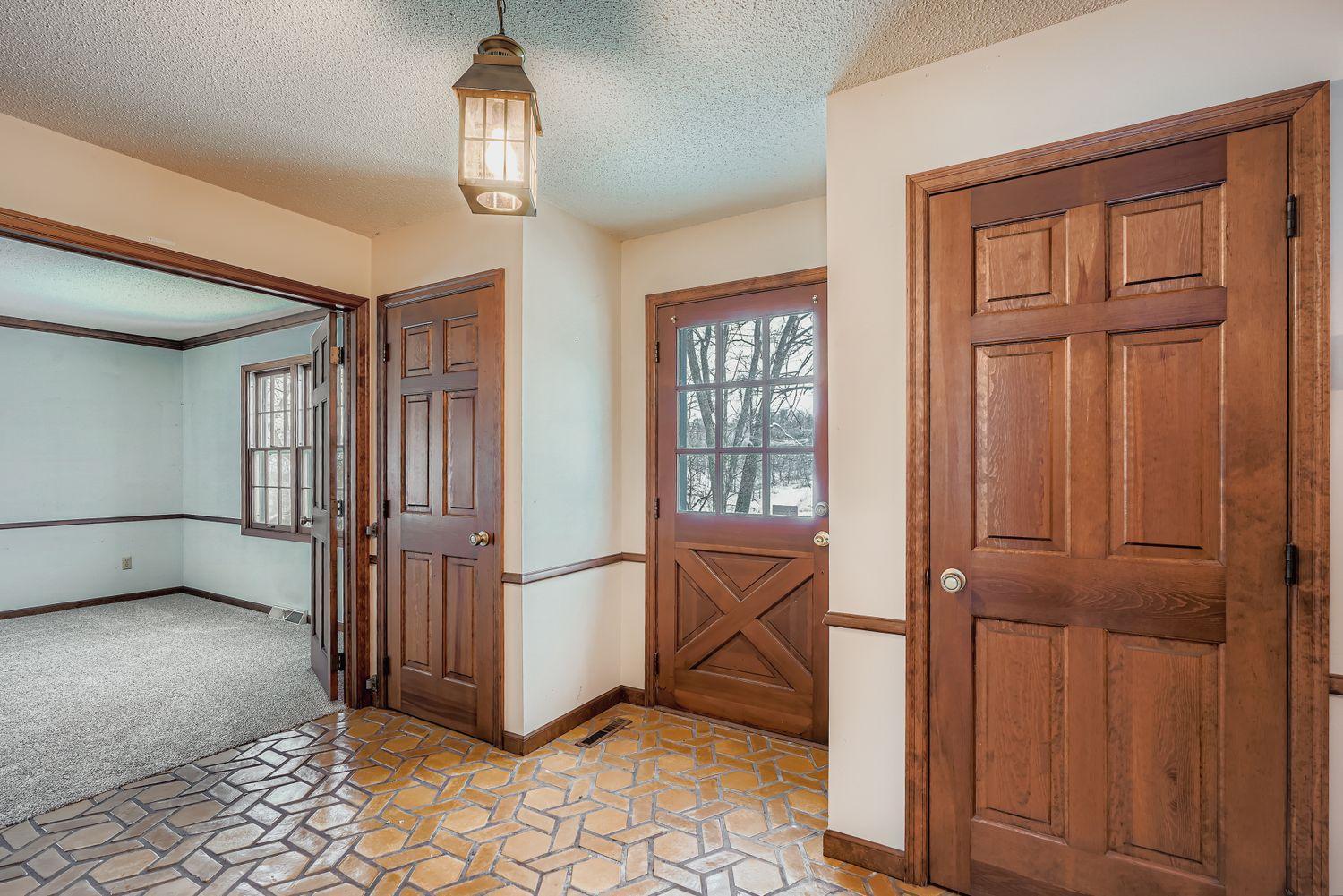 34615 Skunk Hollow Avenue