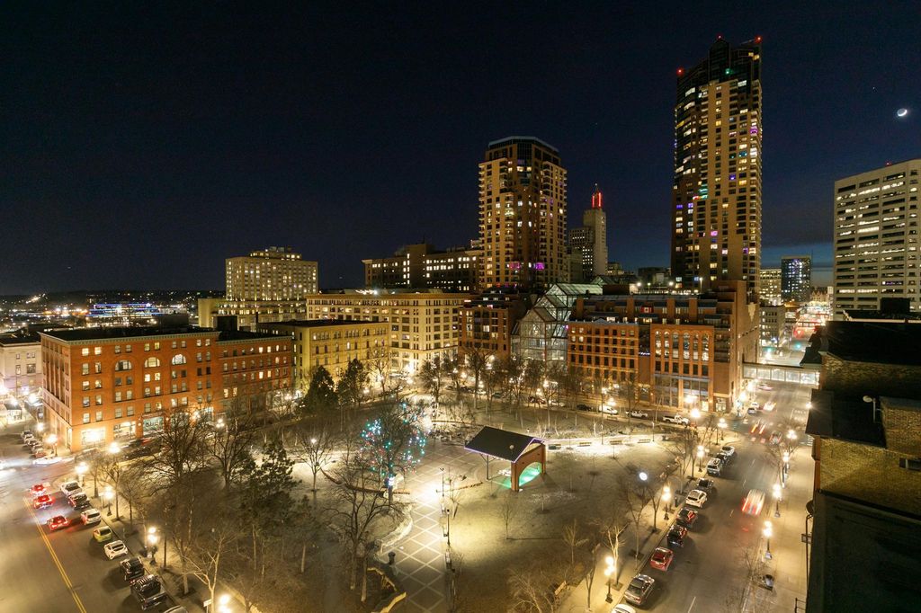 Photo of 406 Wacouta Street #216, Saint Paul, MN 55101 (MLS # 7037927)