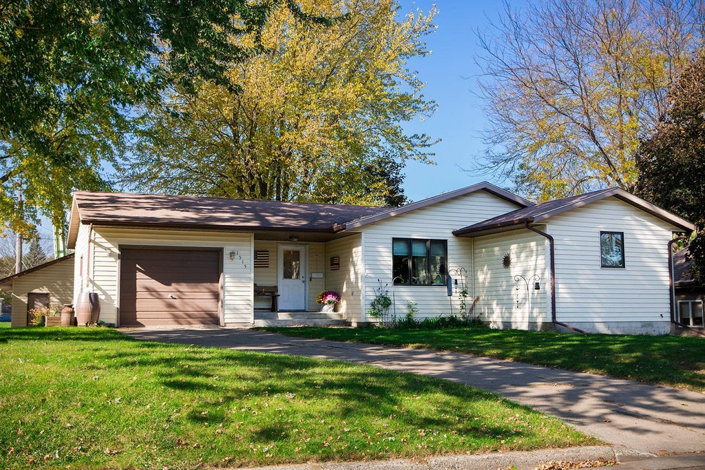 Photo of 1515 Chandler Avenue N, Glencoe, MN 55336 (MLS # 7158675)