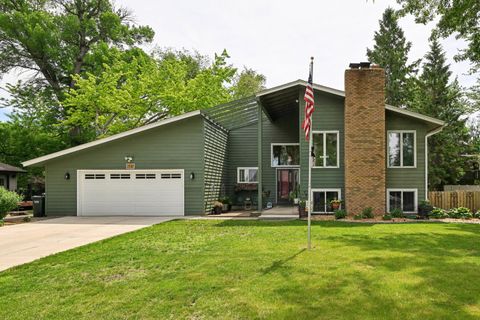 Photo of 615 Lakewood Drive SW, Hutchinson, MN 55350 (MLS # 7037462)