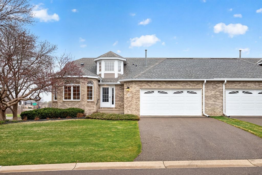 Photo of 3605 Black Oaks Lane N, Plymouth, MN 55446 (MLS # 7058413)